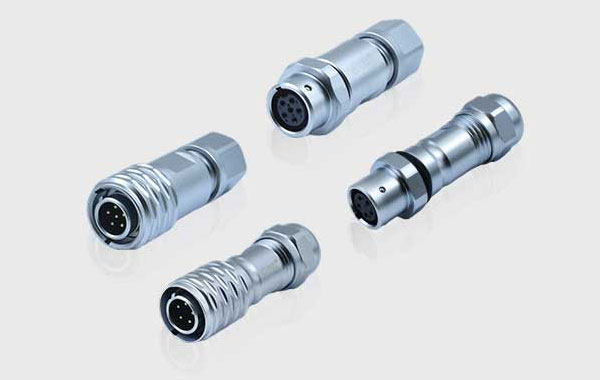 What are the characteristics of SSF connectors?